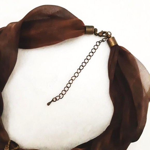 BROWN Satin Cameo Crystal Brass Pendant-Necklace - Picture 5 of 7